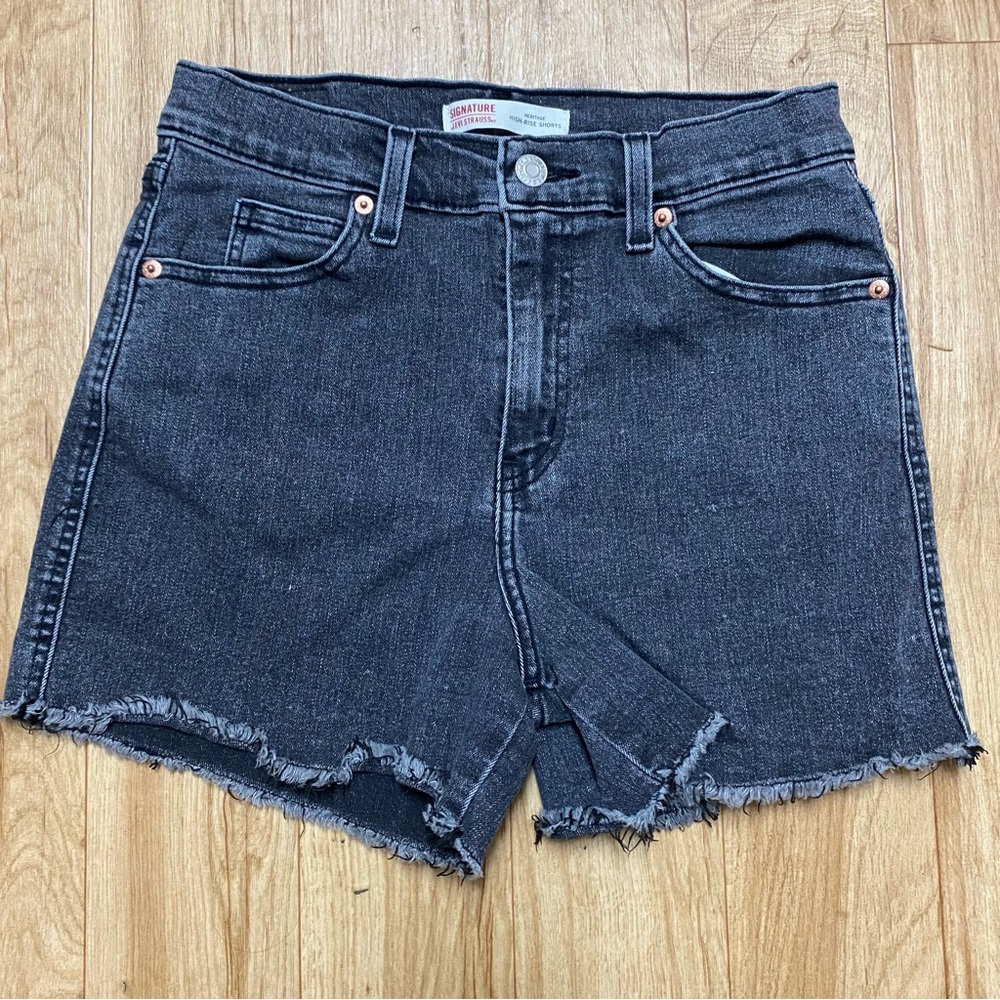Sig Levi Strauss Heritage Size 0 W25 High-Rise Cut Off Shorts Black Fade Raw Hem